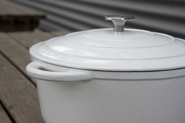 Round casserole satin white dia 28 cm Outr
